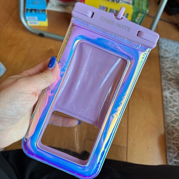 Case-Mate Holographic Phone Pouch with Lavender Strap - Picture 2 of 8